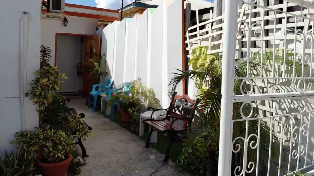 Hostel Room Aruba Oranjestad Exteriör bild